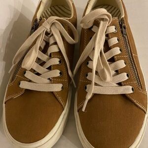Taos Footwear Tan and White Sneakers with Zipper Detail